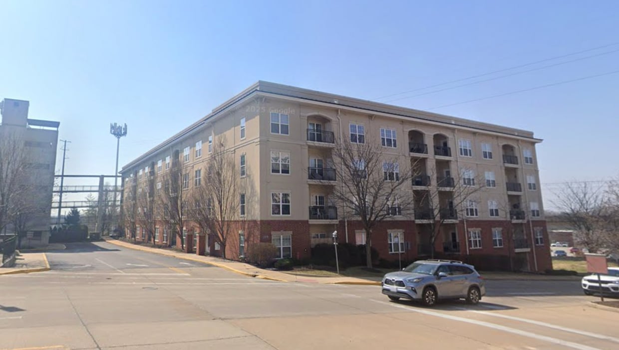 Primary Photo - Modern 2-Bed, 2-Bath Condo in Brentwood