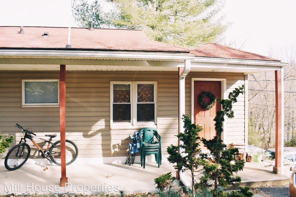 180 Stadium View Dr, Cullowhee, NC 28723 Room for Rent in Cullowhee