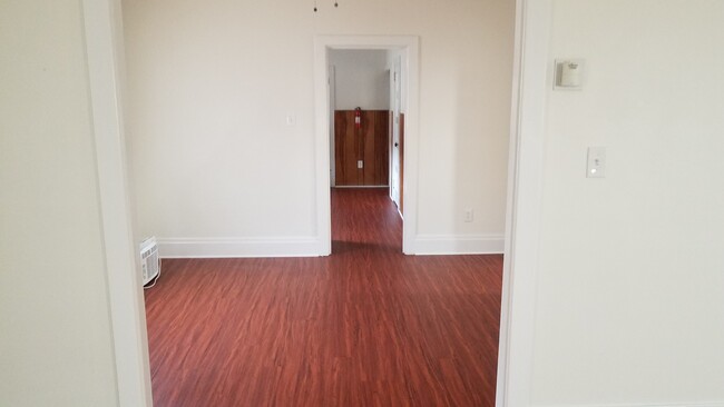 Building Photo - 1101 Rana Villa Ave