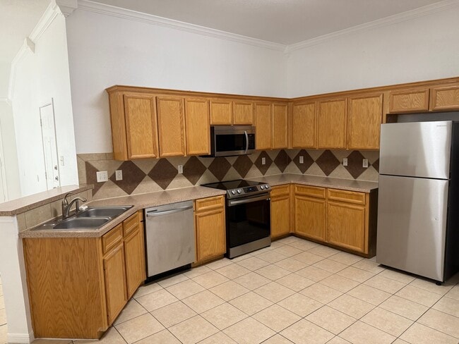Foto del edificio - 3 Bedroom 2 Bath Duplex  2 weeks free move...