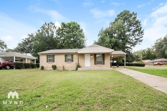 Building Photo - 6875 Embassy Cir