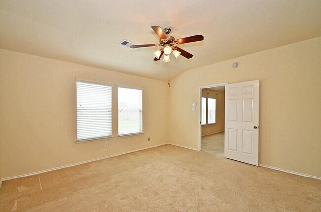 Foto del edificio - 5327 Stonegate Dr