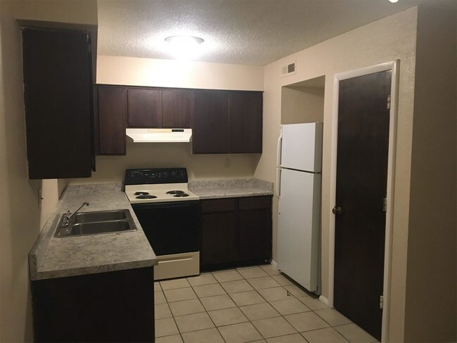 Foto del edificio - 3913 N Rockwell Ave