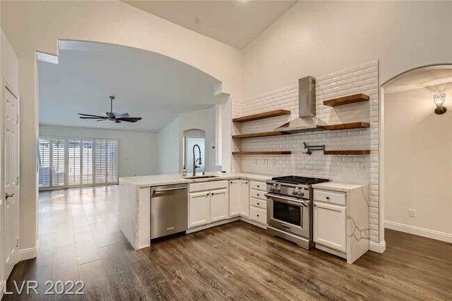 Foto del edificio - 817 Majestic Oak St