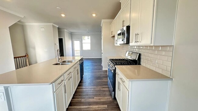 Building Photo - 2439 Kasota Ln