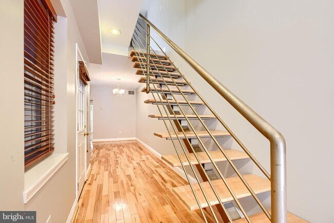 Foto del edificio - 229 S Washington St