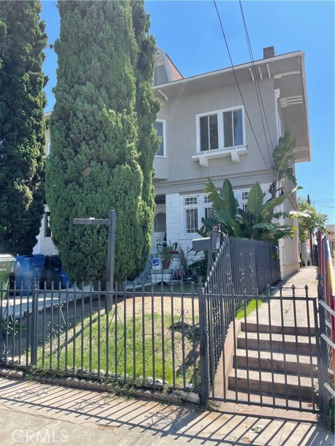 Foto principal - 2662 James M Wood Blvd