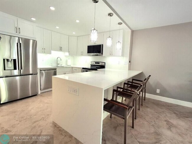Building Photo - 1421 S Ocean Blvd