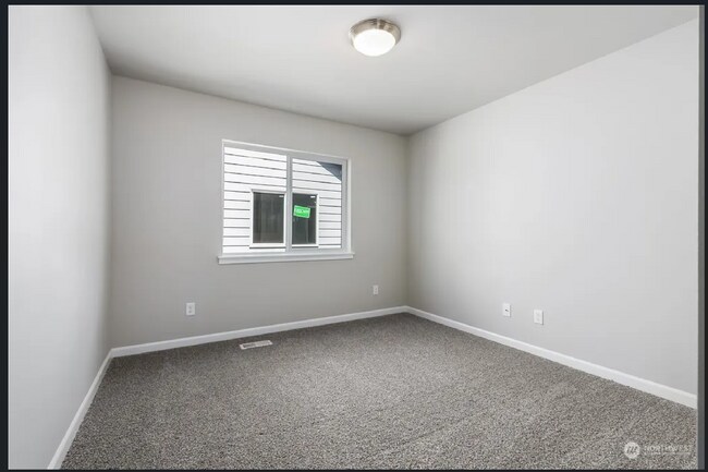 Building Photo - 16210 9th Ave E