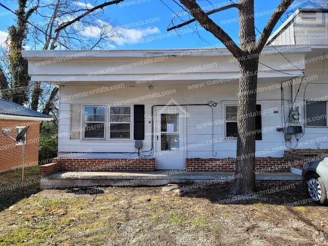 Building Photo - 1502 N Dixie Ave