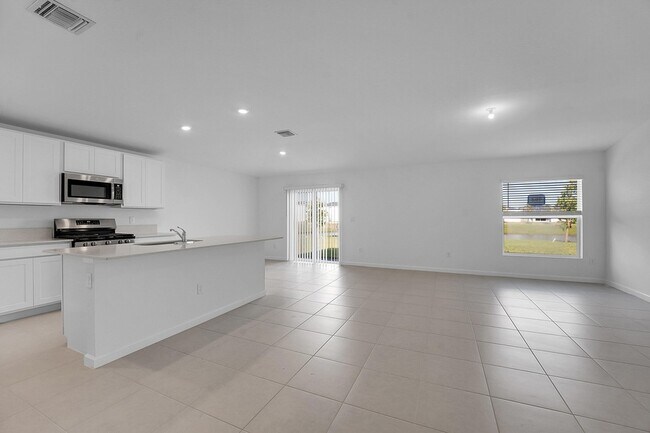 Building Photo - 5936 Mangrove Dr