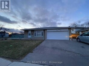 Building Photo - 857 Westlock Rd