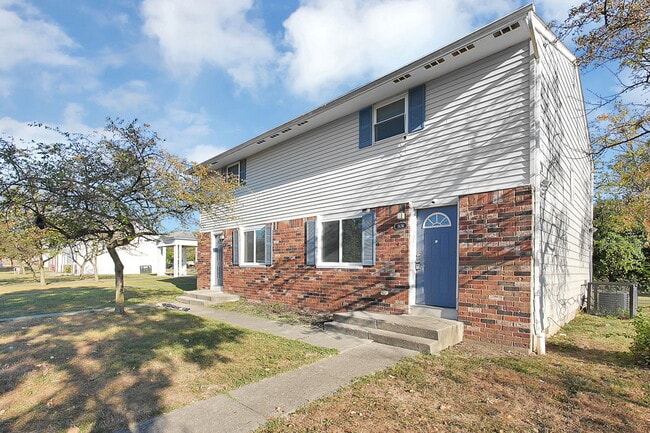 Building Photo - 1660 E 25th Ave