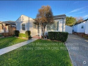 Building Photo - 164 N Murphy Ave