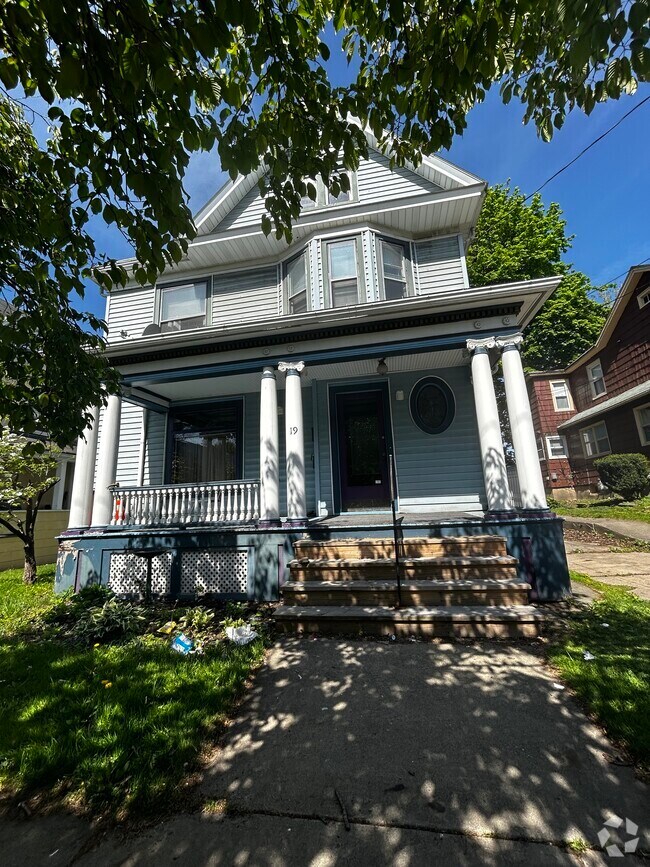 Building Photo - 19 Edwards St