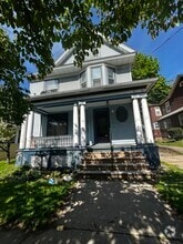 Building Photo - 19 Edwards St