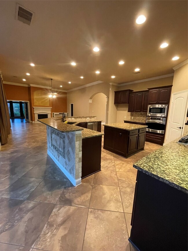 Foto del edificio - 13407 Graham Springs Ct