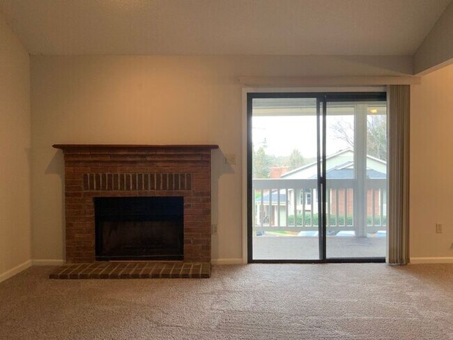Building Photo - 7908 Greenside Ct
