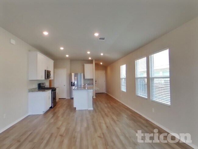 Building Photo - 5125 Sidesaddle Dr