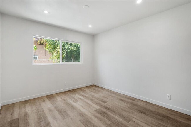 Foto del edificio - 317 E 97th St