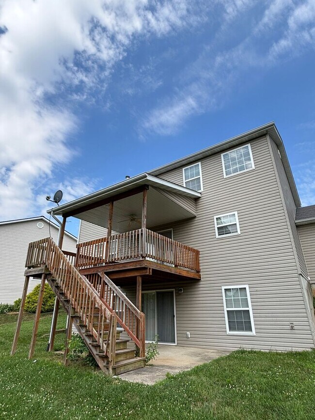 Foto del edificio - 423 Larkway