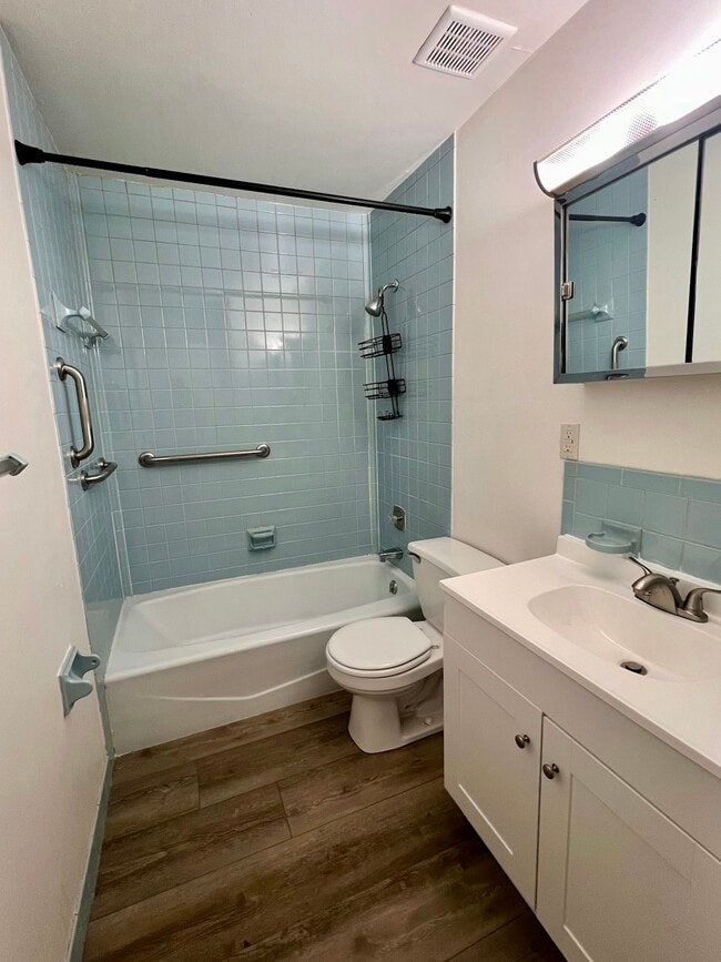 Building Photo - 1191 E David Rd