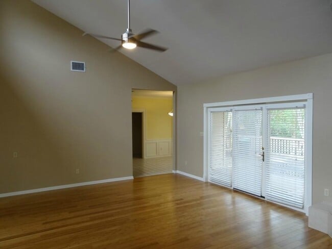 Building Photo - 10902 D-K Ranch Rd