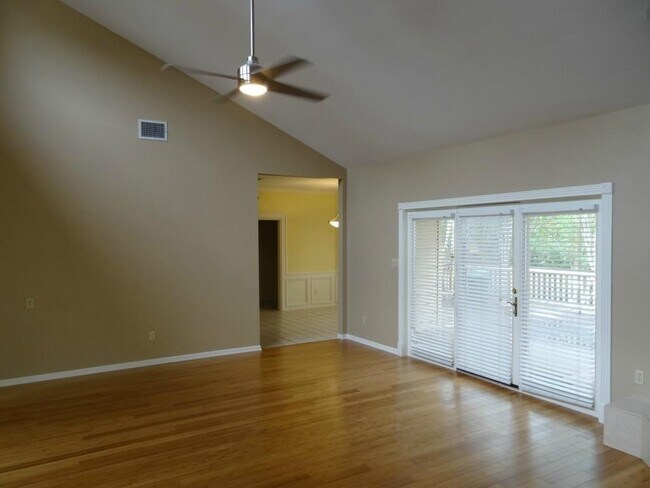 Foto del edificio - 10902 D-K Ranch Rd