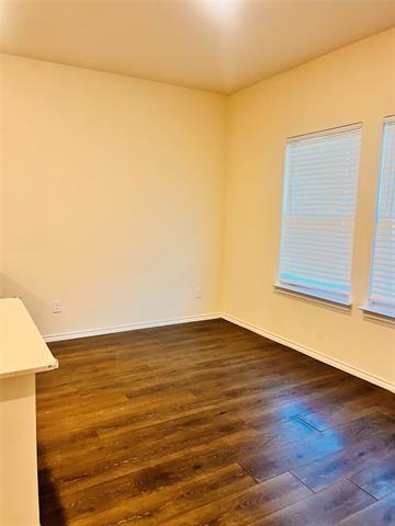 Foto del edificio - 1006 Old Oaks Dr