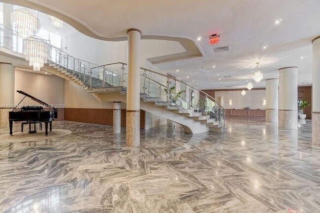 Foto del edificio - 5401 Collins Ave