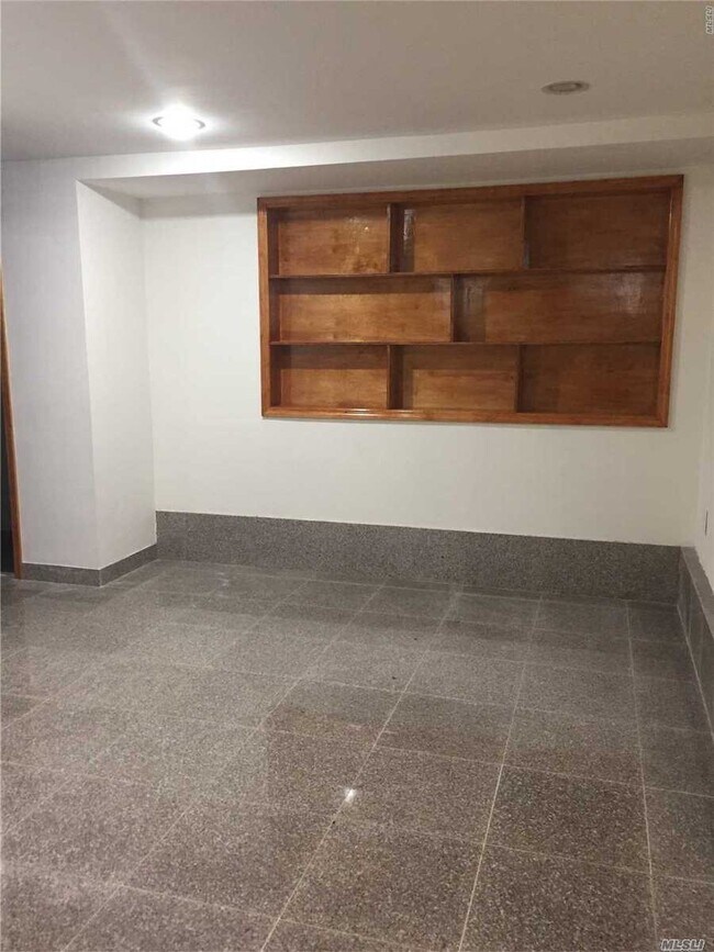 Foto del edificio - 108-60-108-66 66th Ave