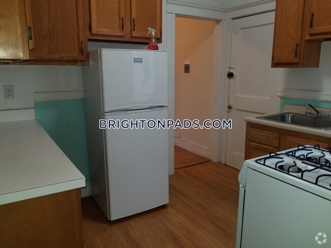 Building Photo - 15 Egremont Rd
