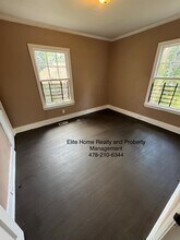 Building Photo - 1220 Sylvian Dr