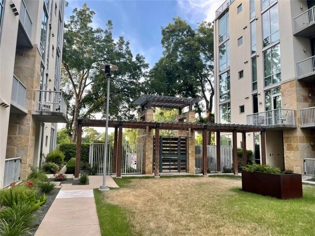 Building Photo - 1600 Barton Springs Rd