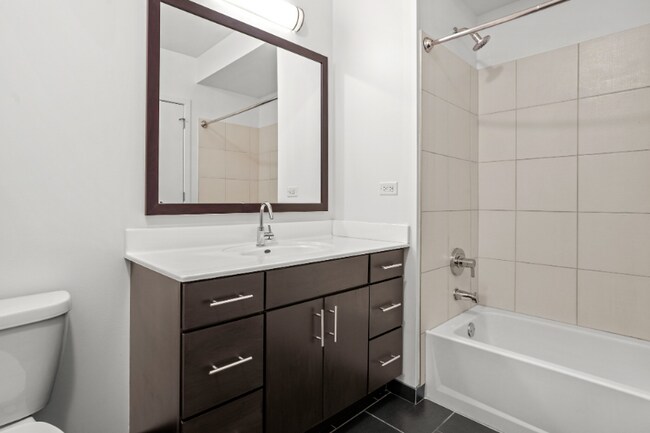 Foto del edificio - 3740 N Halsted St