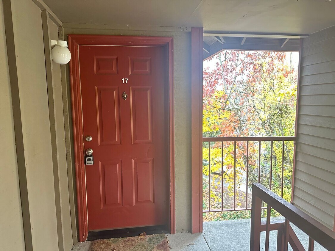 Foto principal - 2 Bedroom Hillsdale Commons Apartment!