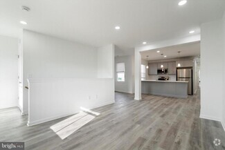 Building Photo - 146 Nassau St