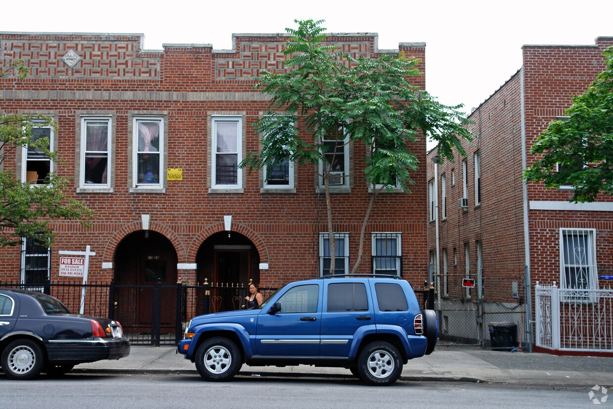 Building Photo - 1124 Metcalf Ave