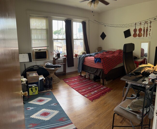 Foto del edificio - 3840 W Roscoe St