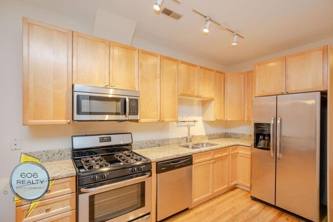 Foto del edificio - 3347 N Clark St