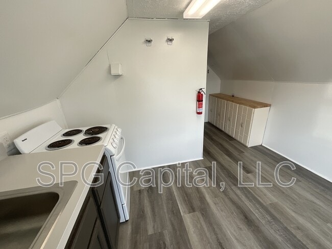 Building Photo - 58 E Stevens St