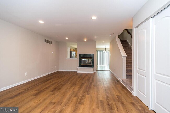 Building Photo - 308 Huntington Ct