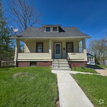 Building Photo - 14409 Elm St