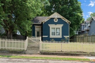 Building Photo - 228 Berry St