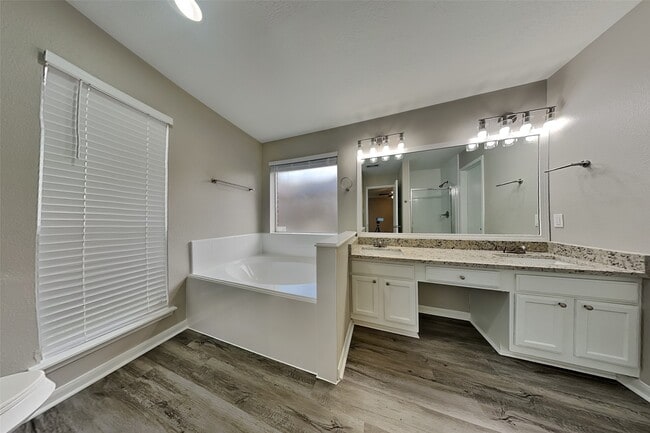 Building Photo - 14334 Cypress Valley Dr