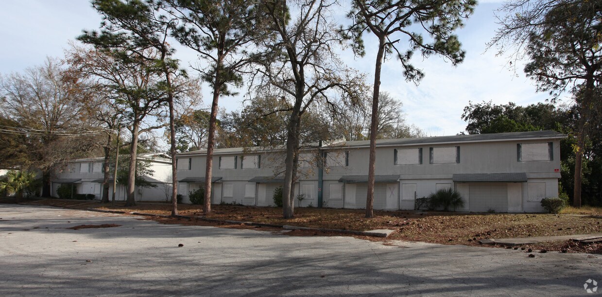 Cancha de Cypress - Yellow Pine Homes