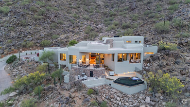 Building Photo - 5810 E Cholla Ln