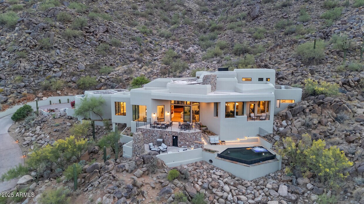 Foto principal - 5810 E Cholla Ln