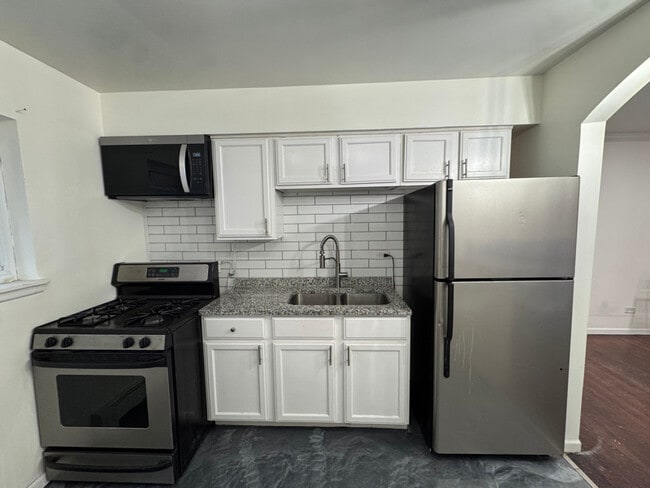 Building Photo - 5328 S 73rd Ct