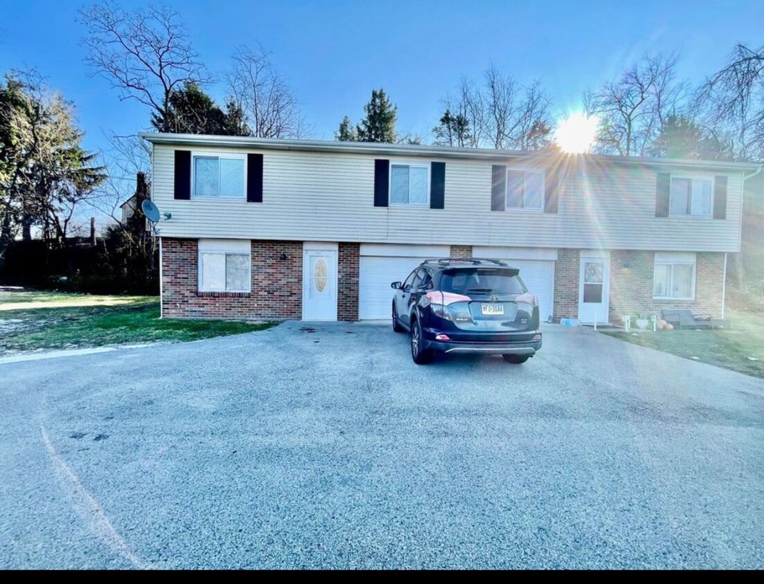 Foto principal - 3282 Ridge Rd Ext